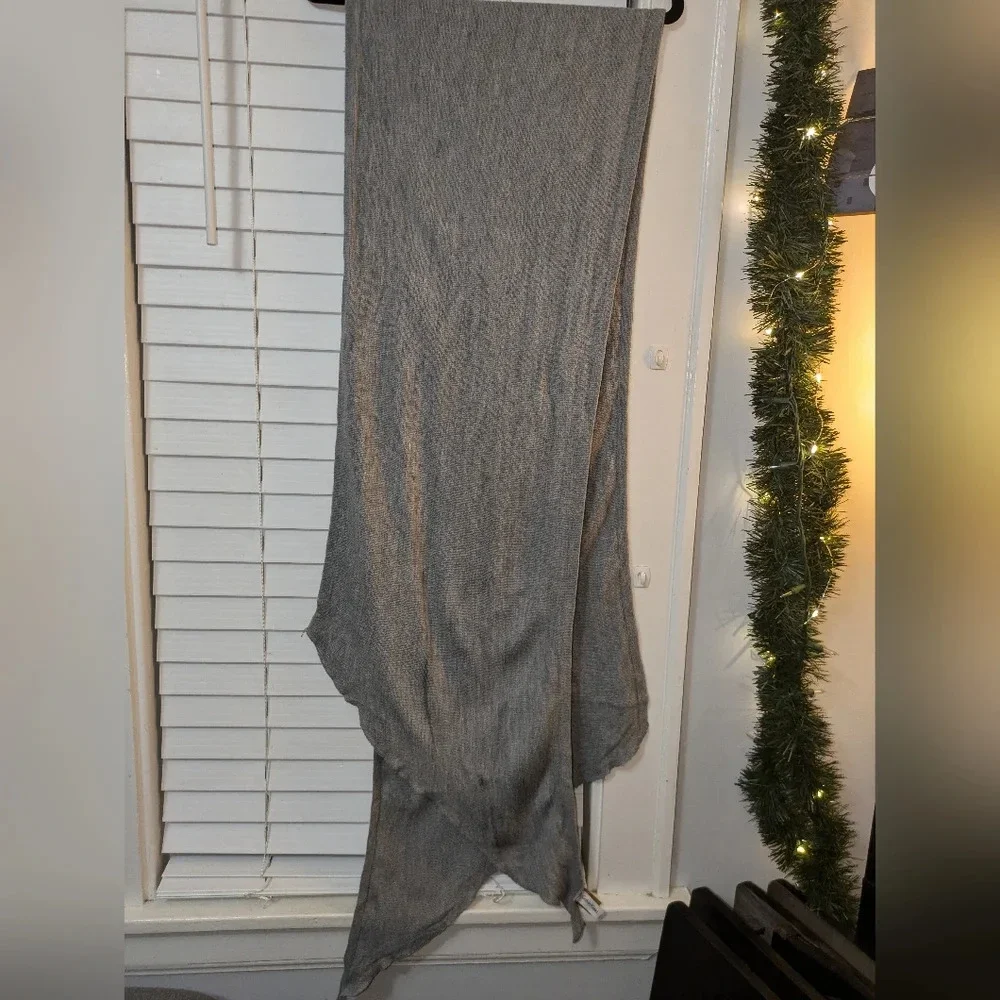 Calvin Klein Men's Gray Winter Scarf. One Size Fits All. EUC